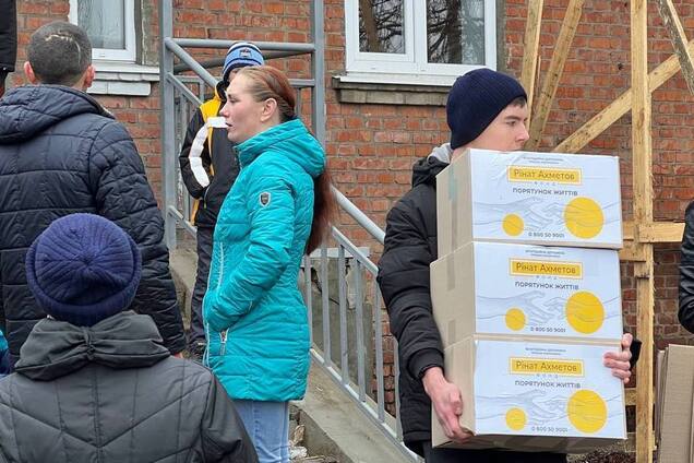 Славянск получил почти 2 тысячи проднаборов от Фонда Рината Ахметова