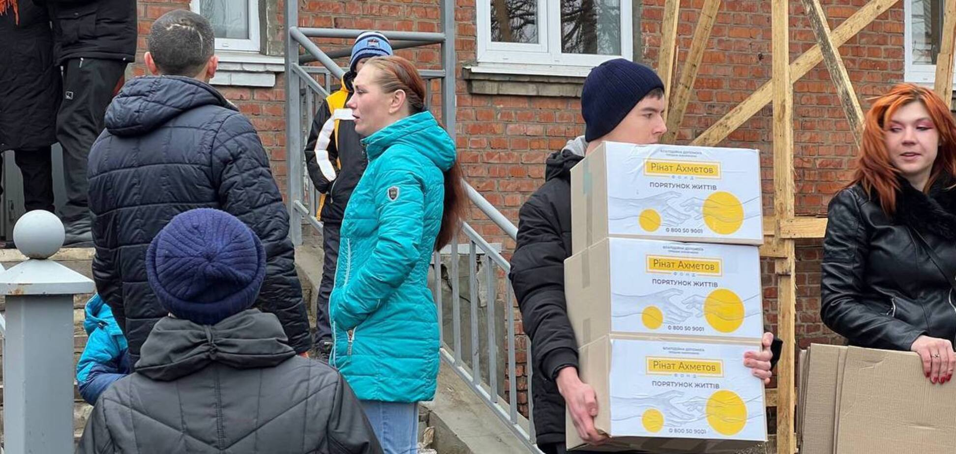 Славянск получил почти 2 тысячи проднаборов от Фонда Рината Ахметова