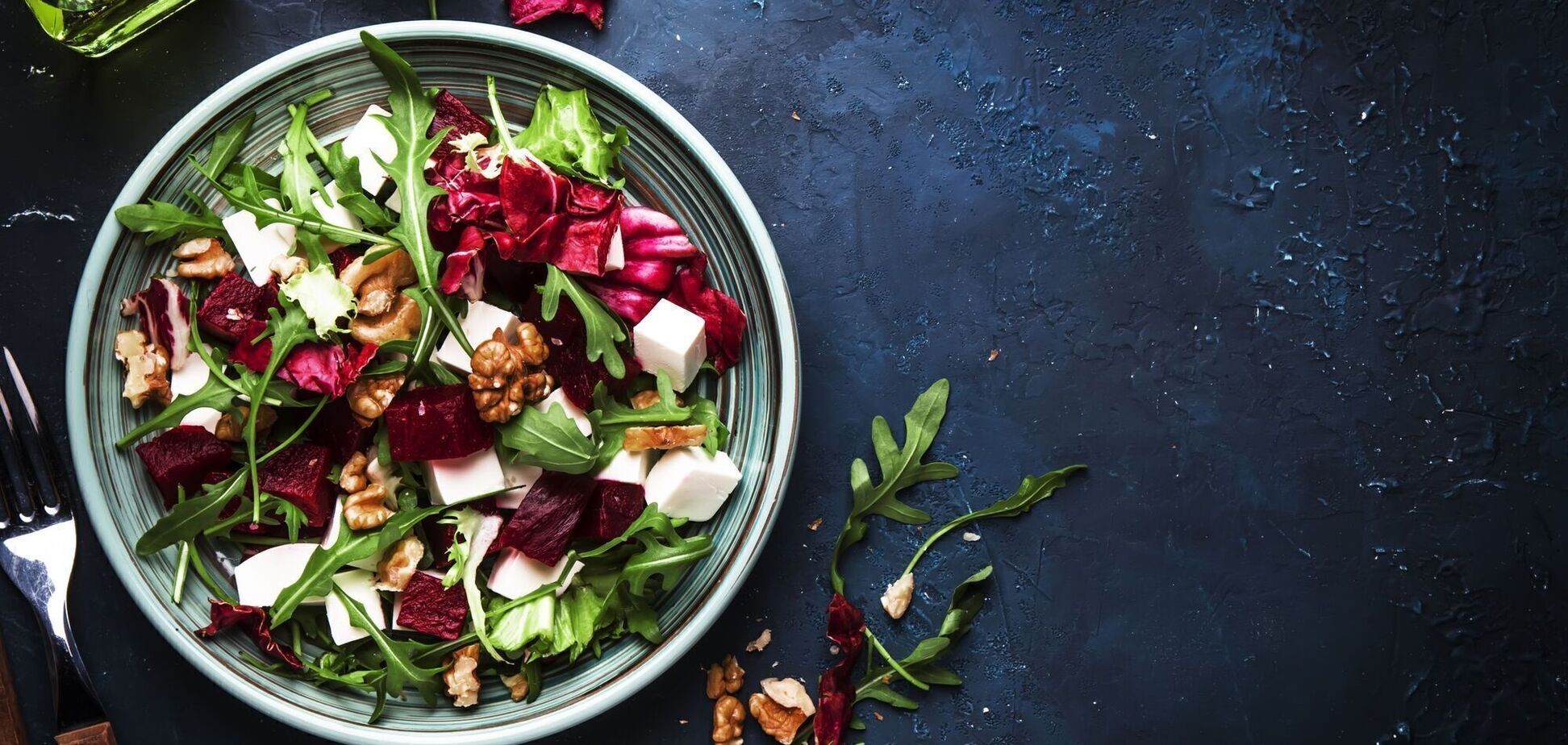 Смачний салат з овочів без майонезу: потрібно їсти саме навесні