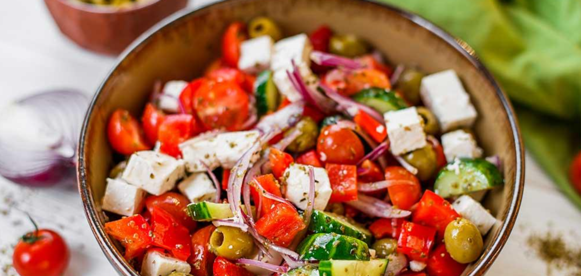 Вкусный греческий салат без майонеза: как приготовить ресторанную заправку