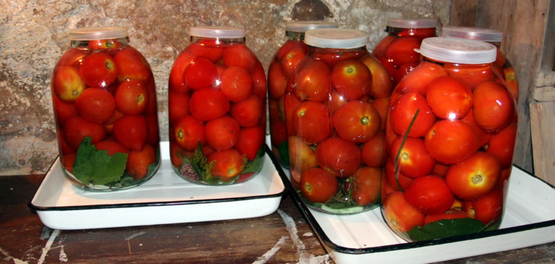 Скільки потрібно солі, щоб заквасити помідори: пропорції на 3-літрову банку