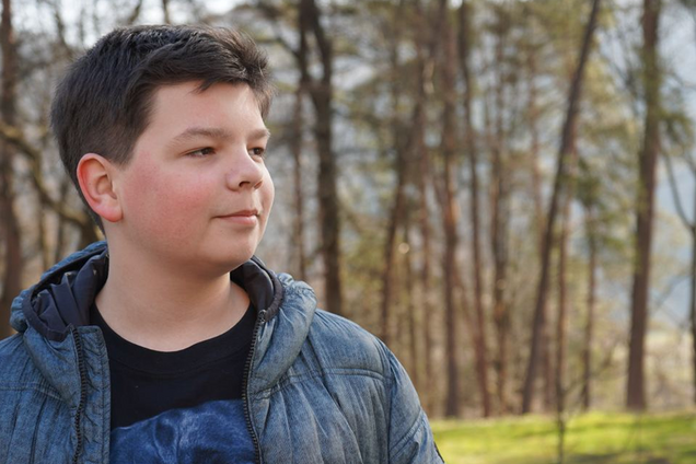 Втратив пальці після обстрілу: 13-річний Тимофій з Донеччини пройшов реабілітацію, організовану Фондом Ріната Ахметова