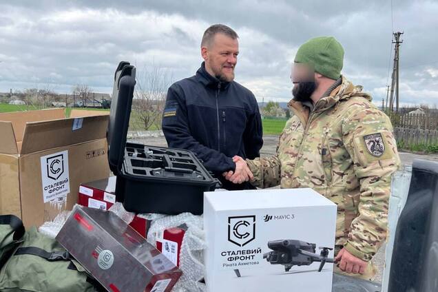 Военнослужащие под Бахмутом получили от 'Стального фронта' дроны, противогазы и приборы ночного видения