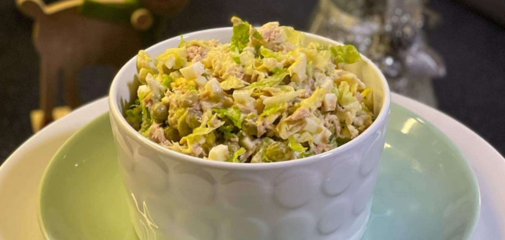 Легкий салат с капустой и тунцом за 10 минут: готовится с майонезом