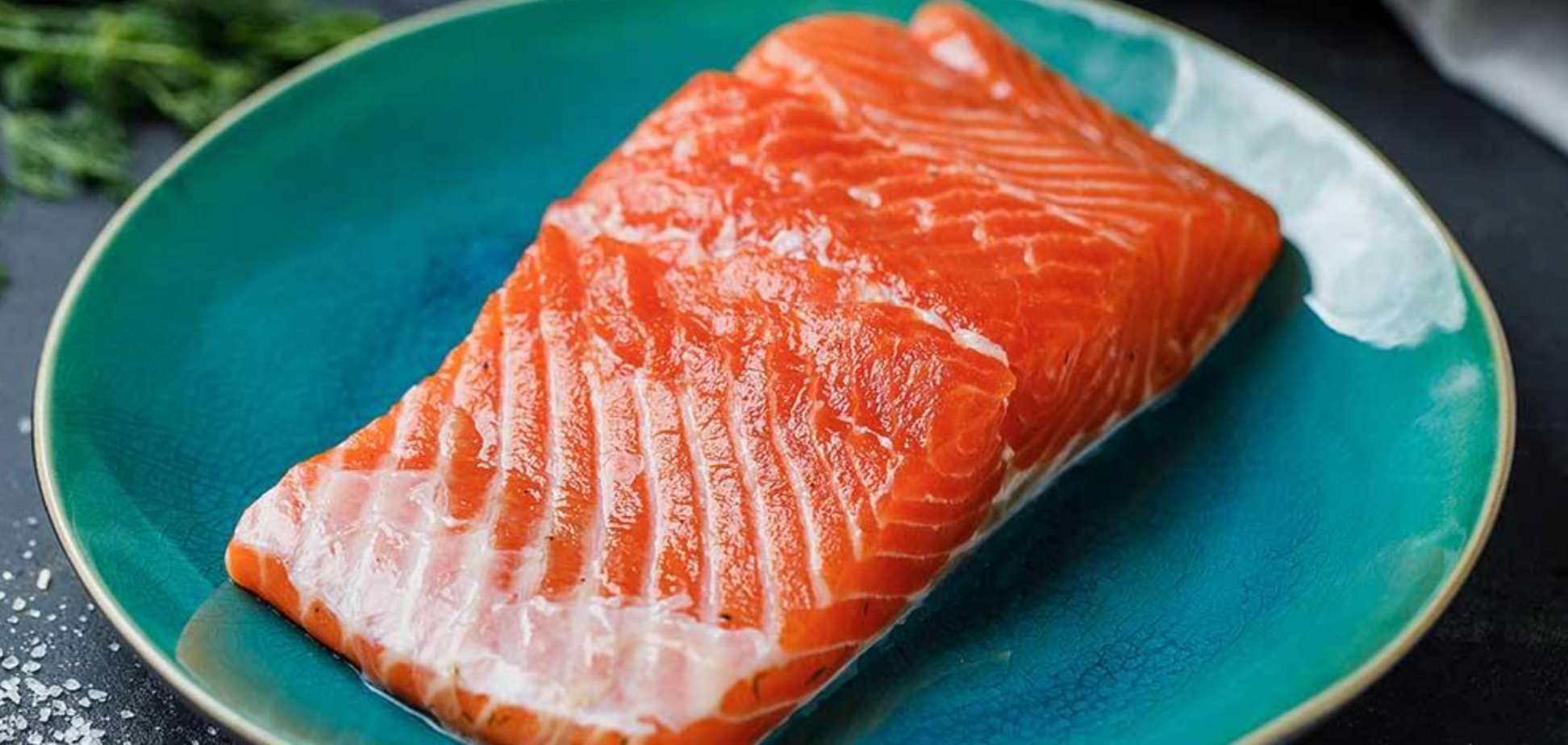Слабосолений лосось по-новому: як смачно засолити червону рибу