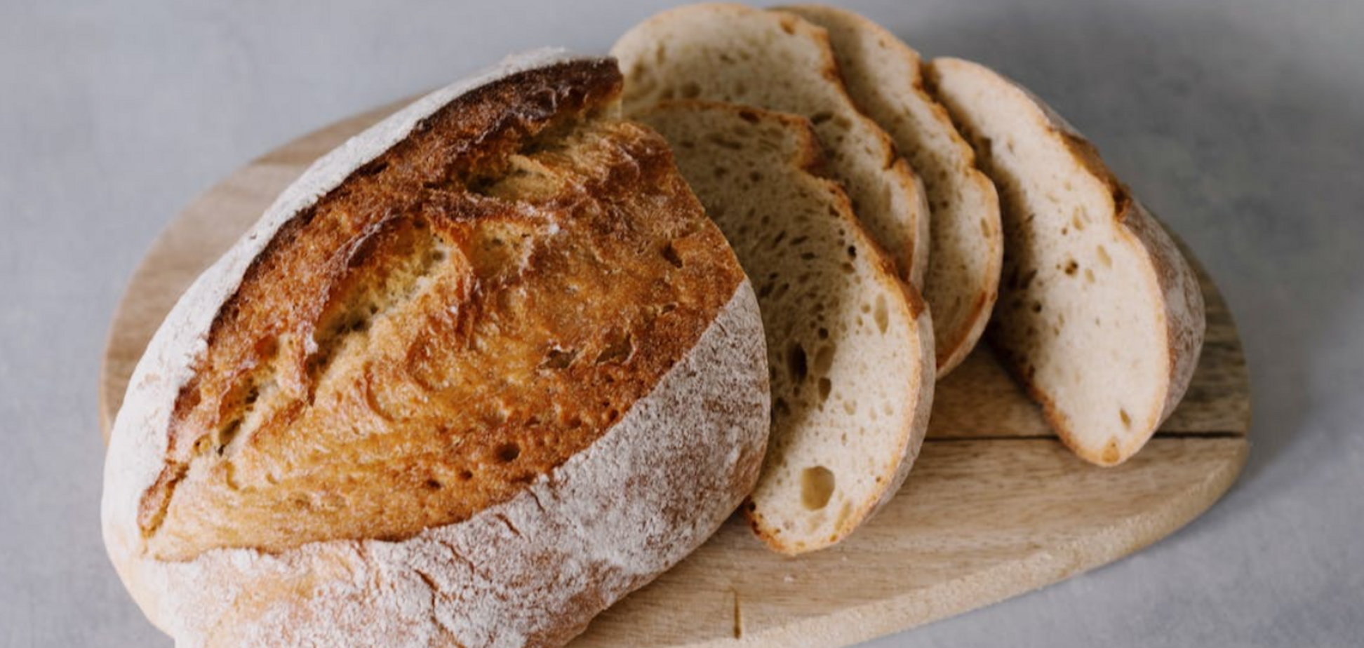 Як спекти хліб в духовці в рукаві: не кришиться при нарізанні