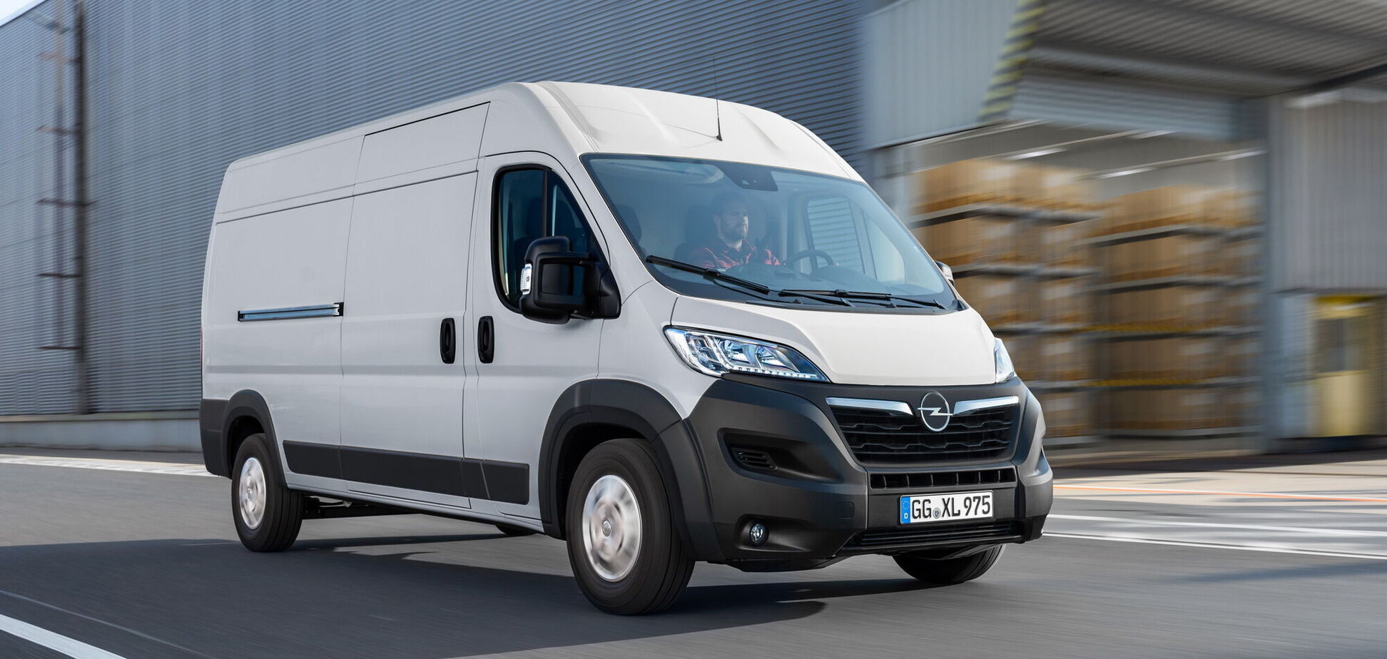 В Україні стартують продажі нового Opel Movano