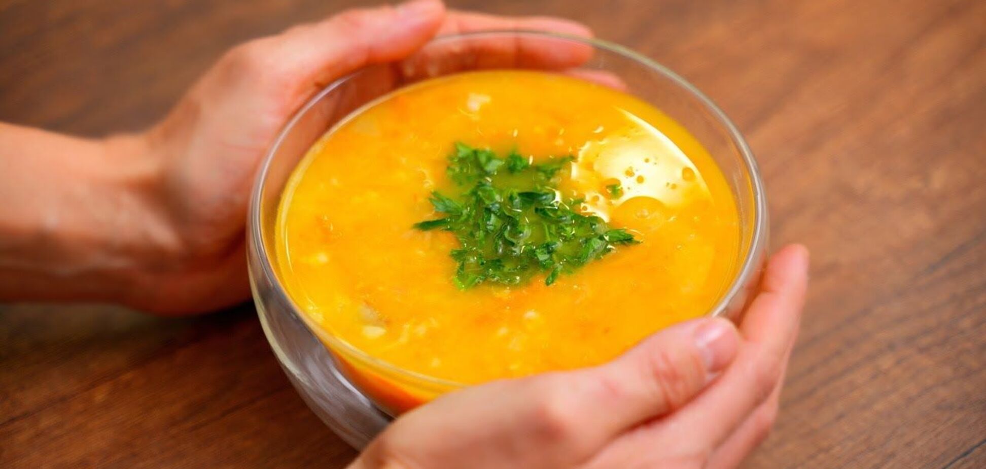 Гороховый суп по-новому: что добавить в зажарку для яркого вкуса