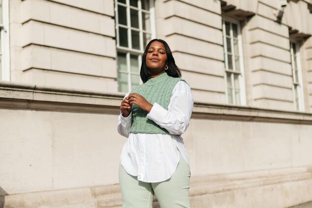 Прекратите так делать! Модные ошибки женщин за 50, которые превращают их в 'старух'. Фото