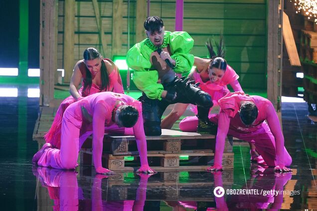 Прогнозують друге місце: представник Фінляндії на Євробаченні-2023 шокував публіку епатажним номером у фіналі. Фото і відео