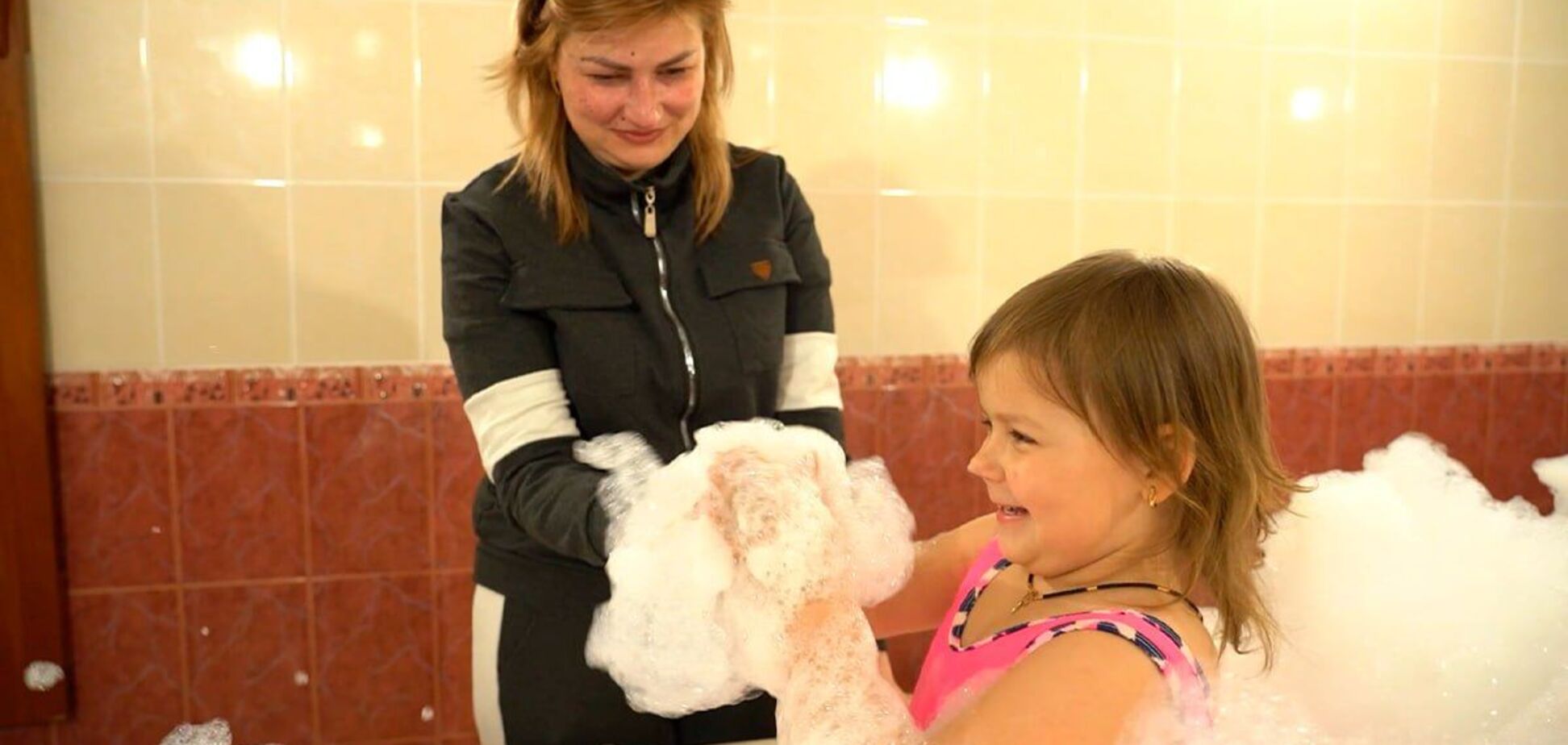 'Дети возвращаются к нормальной жизни': как проходит реабилитация раненых детей от Фонда Рината Ахметова