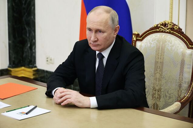 Москве следует внести в план дату похорон Путина