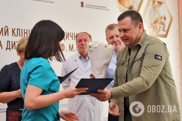'Подяка від усіх дніпрян': Філатов нагородив фахівців лікарні матері та дитини ім. Руднєва
