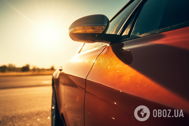Названо сім речей, які ніколи не можна лишати в авто у спеку