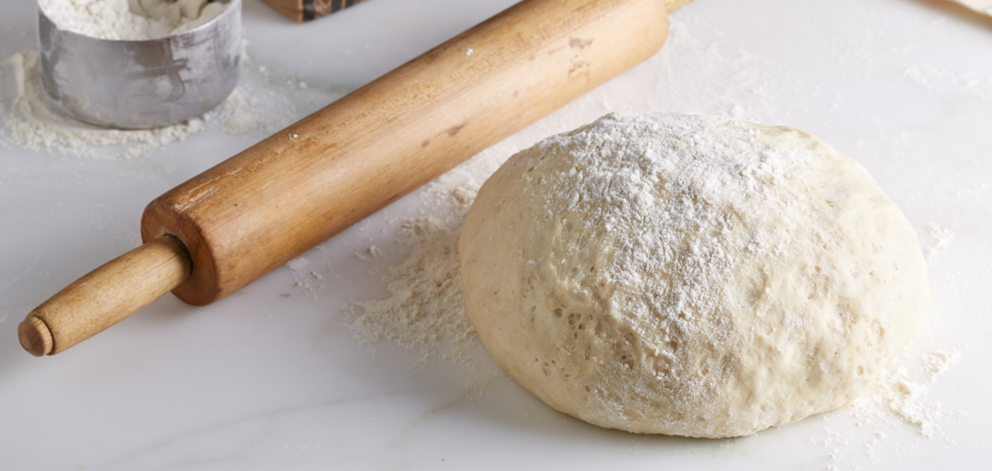 Как приготовить универсальное тесто: подойдет на булочки, пироги и пирожки