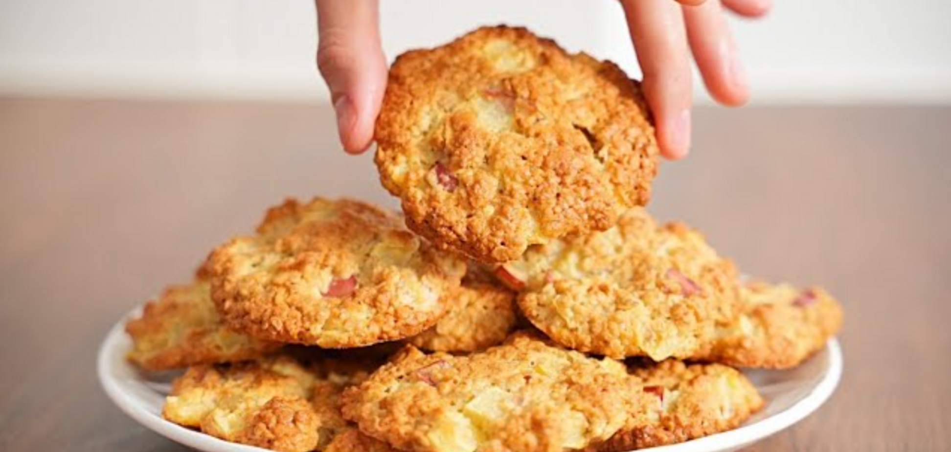 Вівсяне печиво для дітей: рецепт випічки без цукру, яєць, борошна та масла