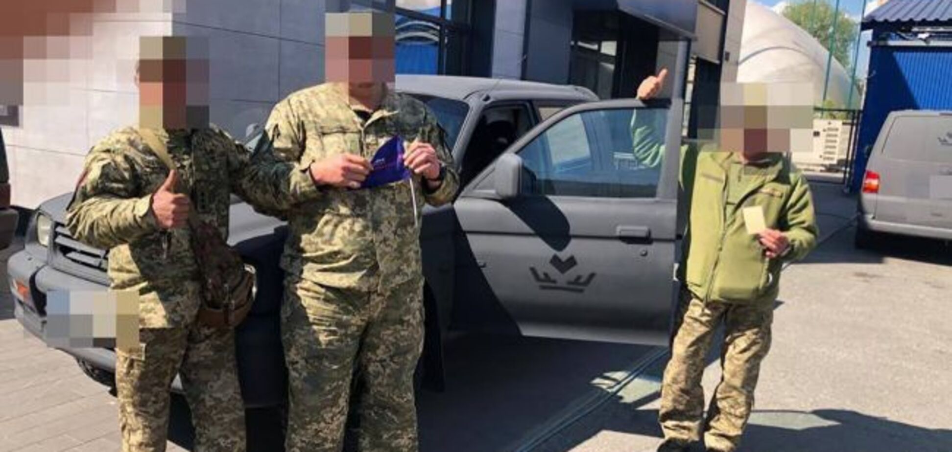 Бригада им. Черных Запорожцев получила пикап Mitsubishi от Favbet Foundation