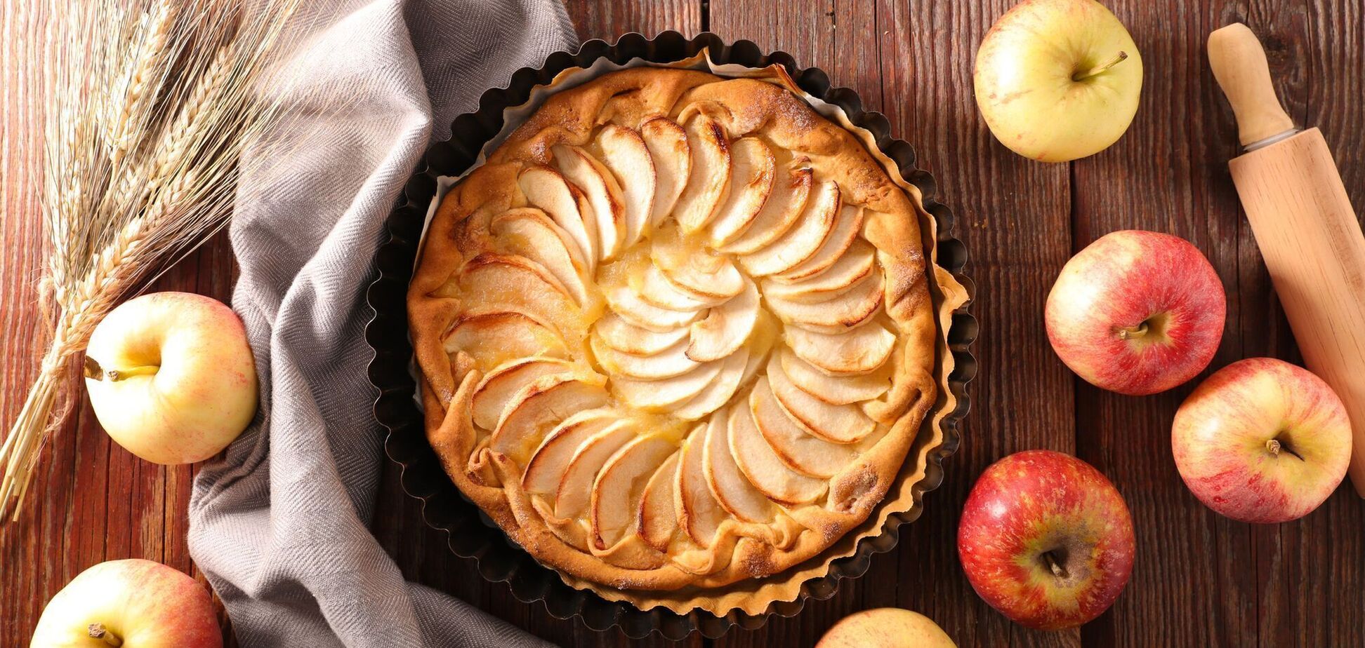 Домашній яблучний пиріг