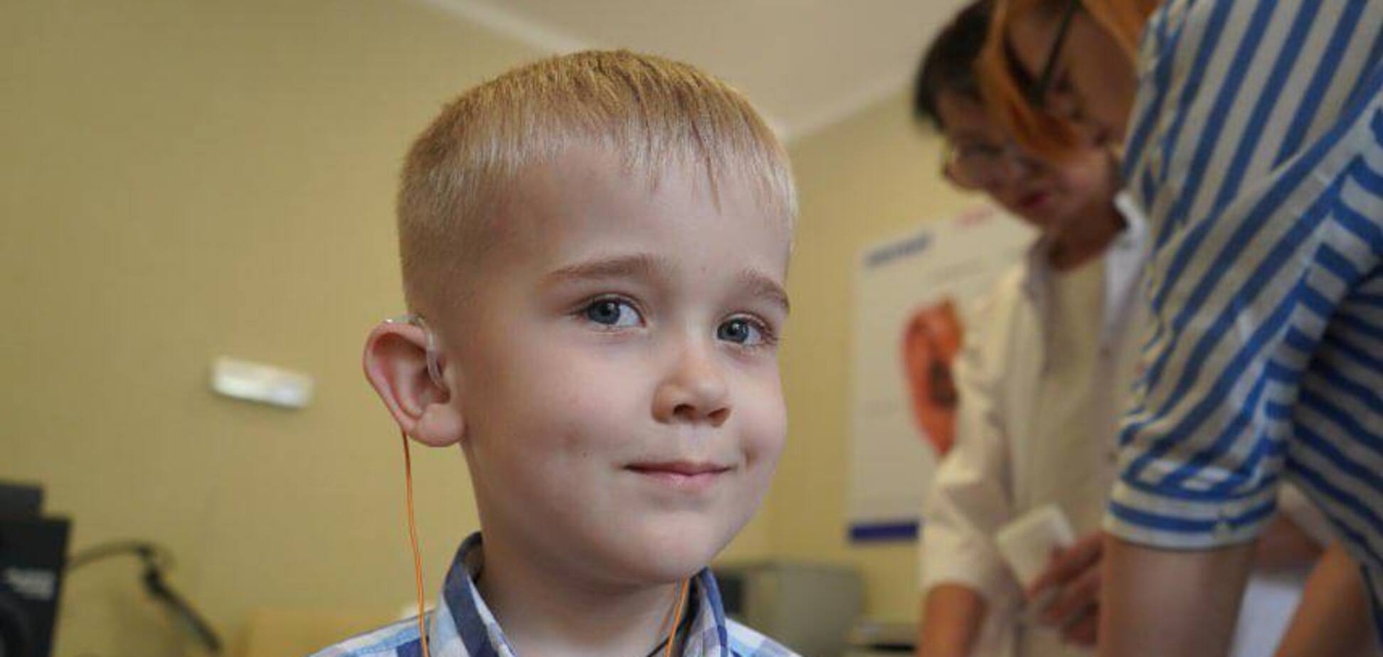 'Коли лунали сирени, не розумів, чому біжимо': 5-річний Матвій з Сумщини отримав слухові апарати від Фонду Ріната Ахметова