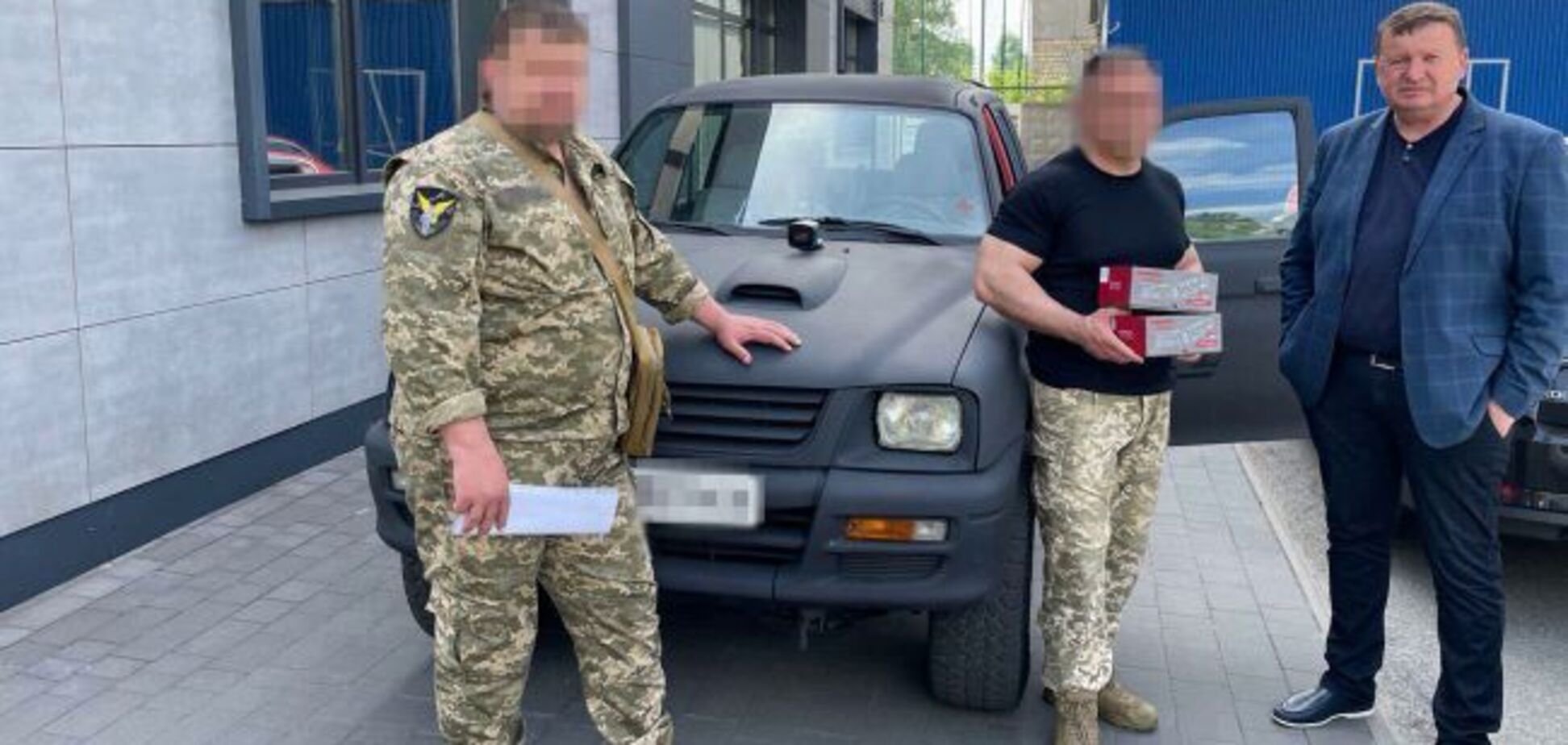 ВСУ получили очередной внедорожник и тепловизоры от Favbet Foundation