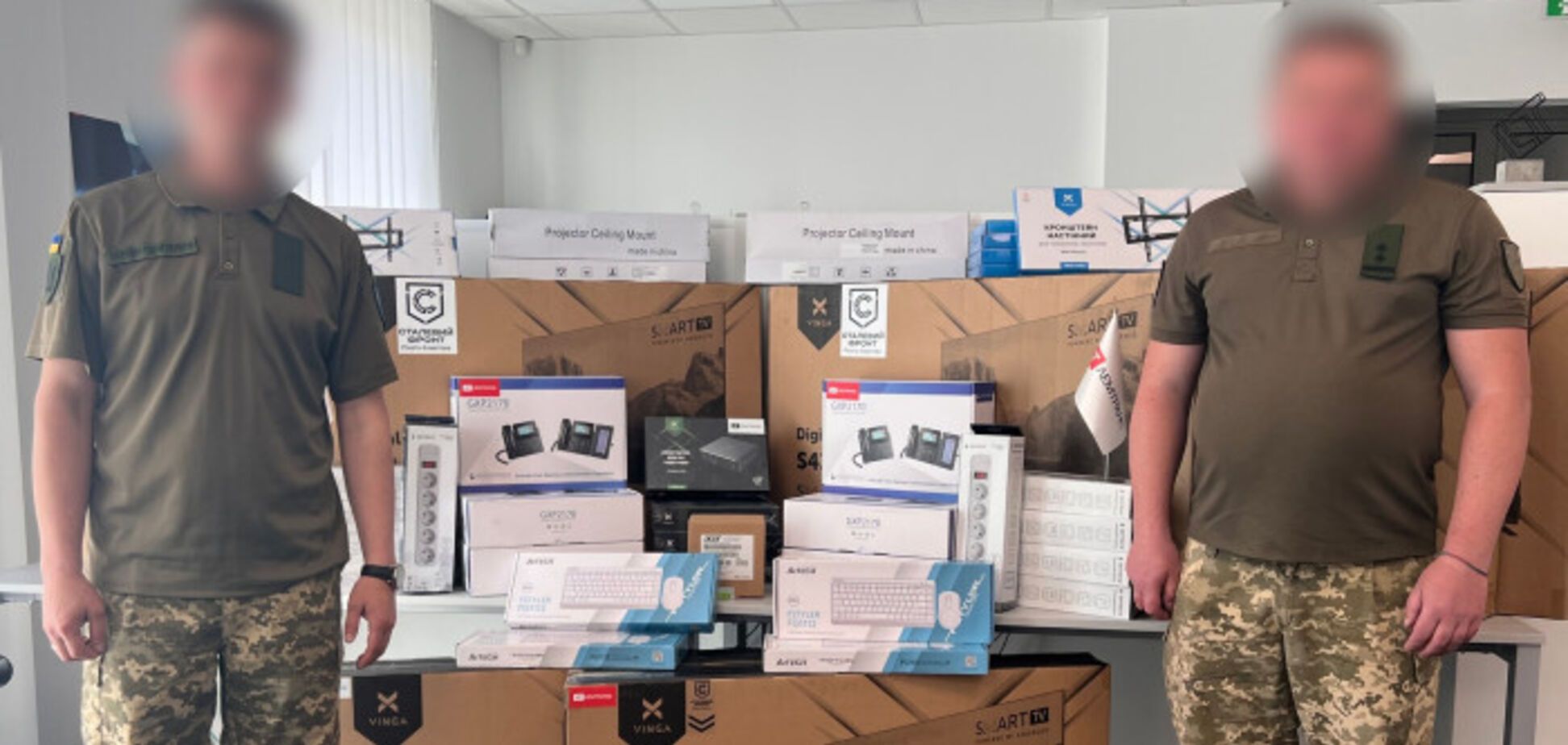 Украинские защитники получили от 'Стального фронта' оборудование для обеспечения связи