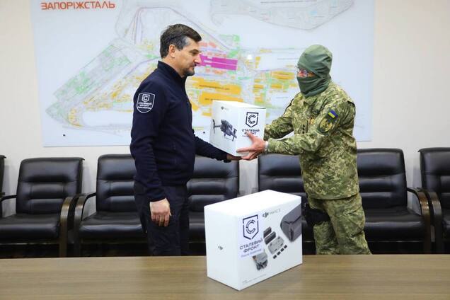 'Сталевий фронт' передав бійцям на 'нулі' дрони-розвідники