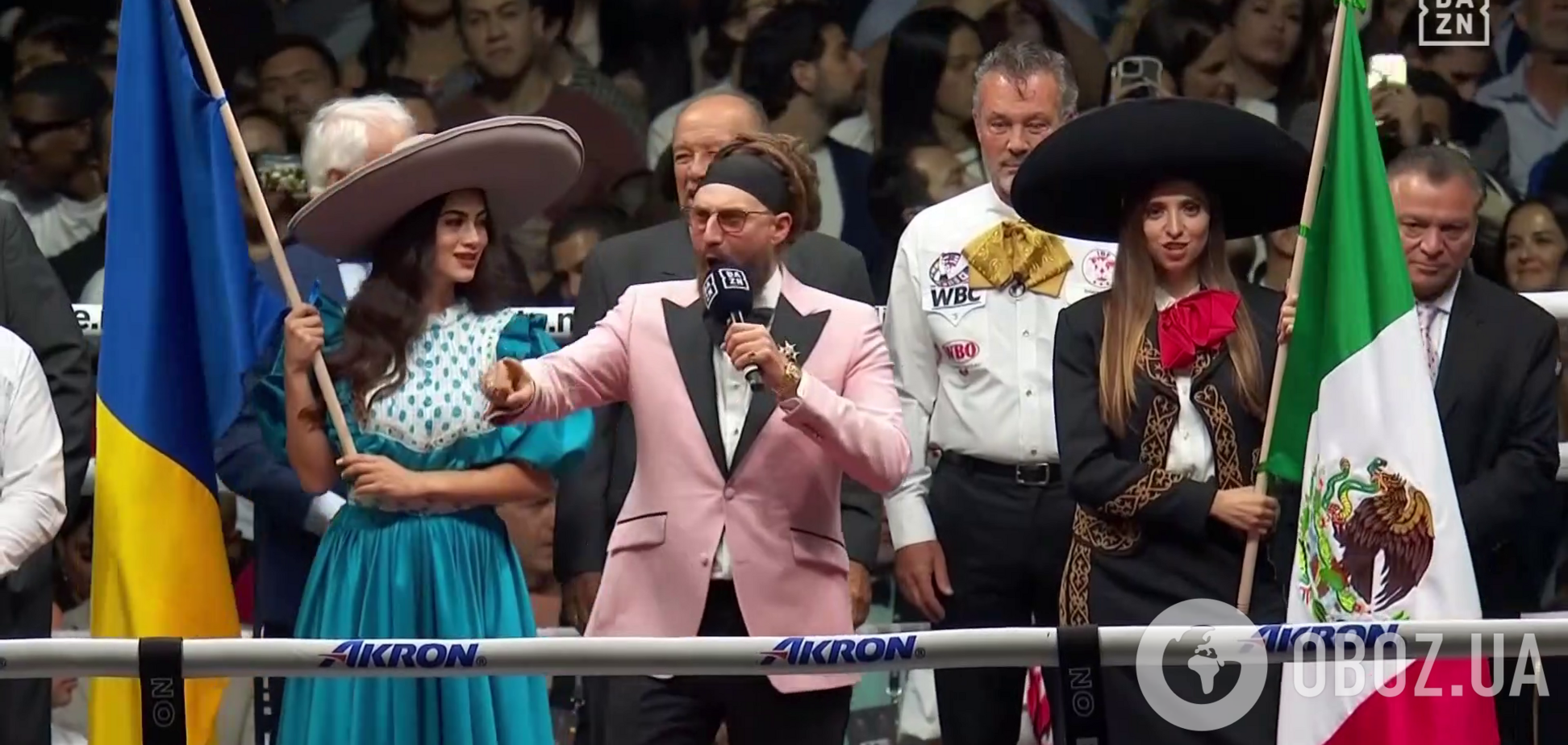 Знаменитий мексиканський боксер вийшов на бій під жовто-синім прапором. Але є нюанс