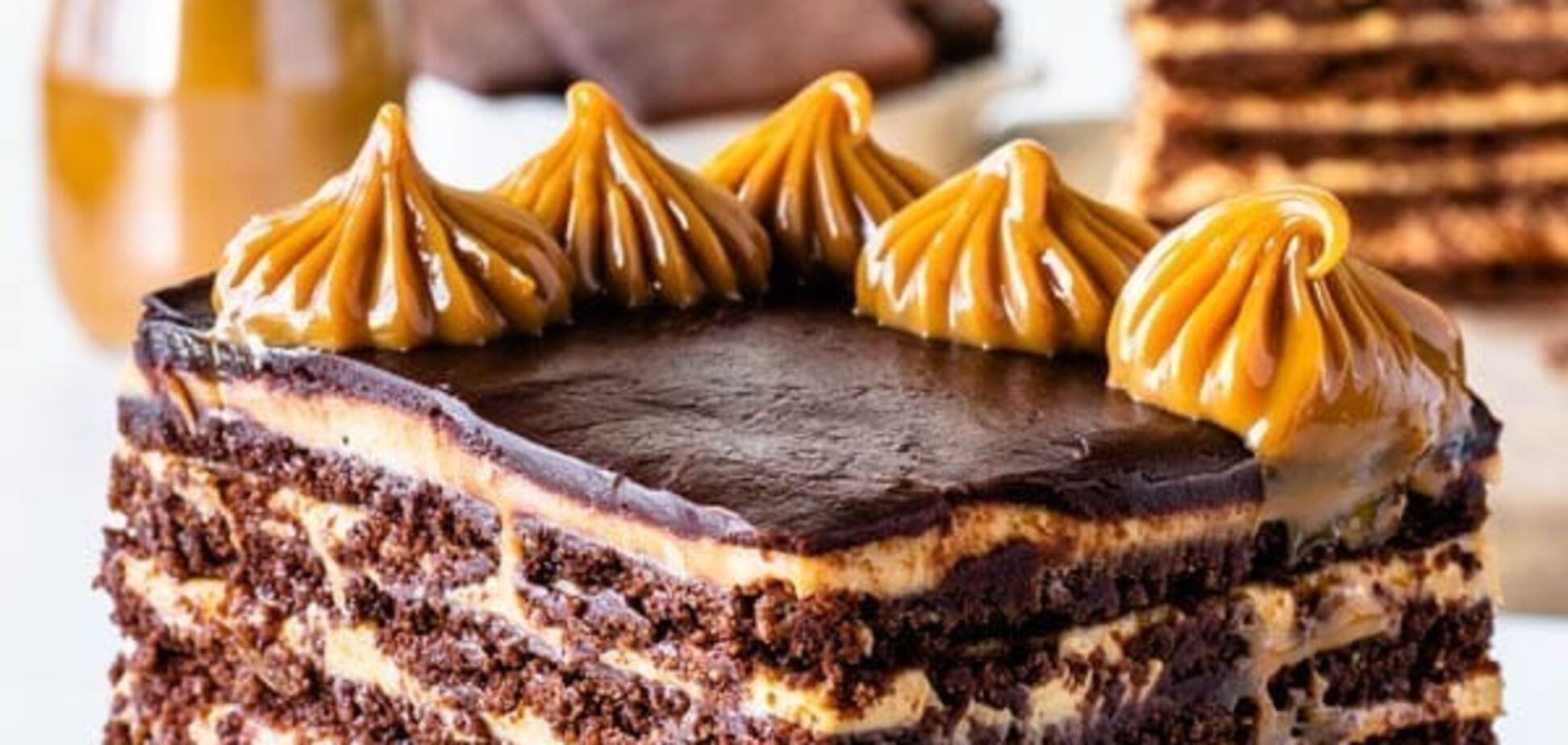 Лінивий десерт без випікання з печива: смачніший за будь-які торти