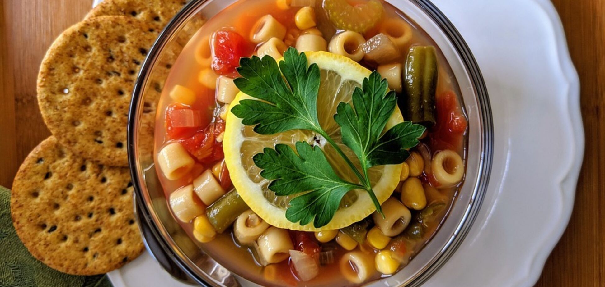 Наваристый суп минестроне за 30 минут: из всего, что есть в холодильнике