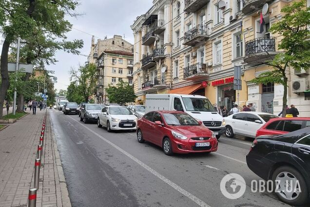 Центр Києва вранці скували затори