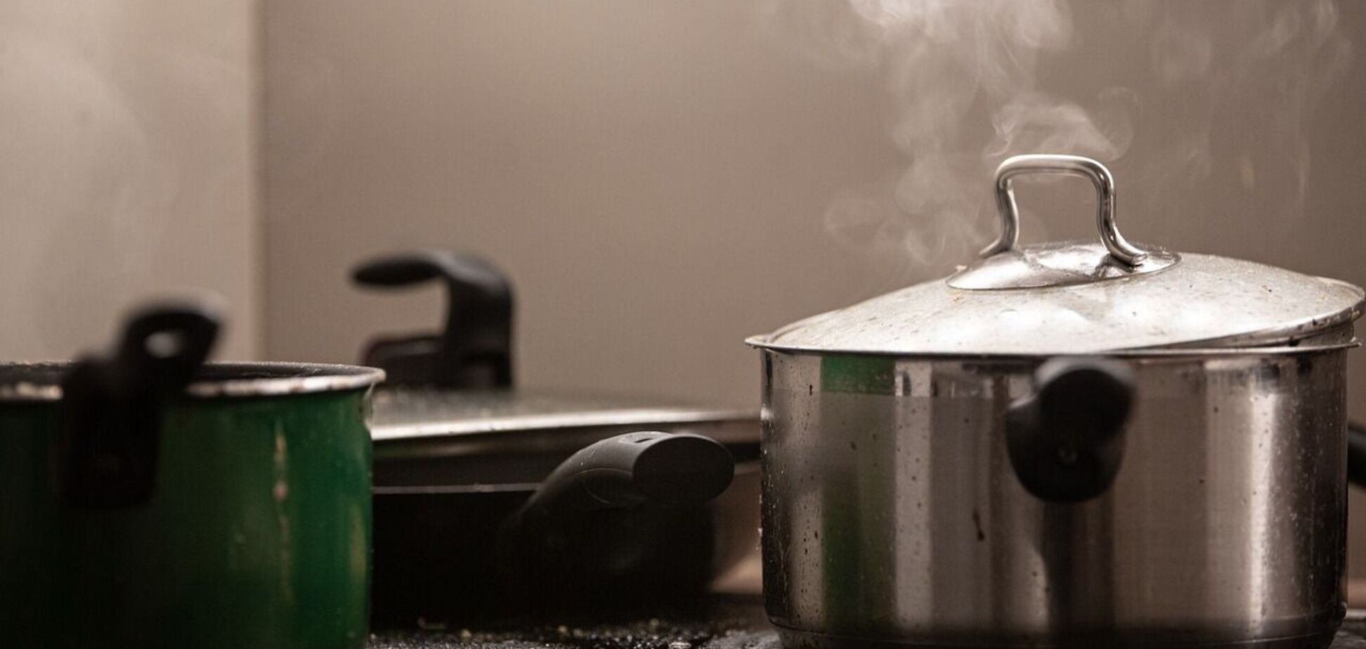 Як без клопоту відмити пригорілу сковороду: дієві методи, які не пошкодять посуд