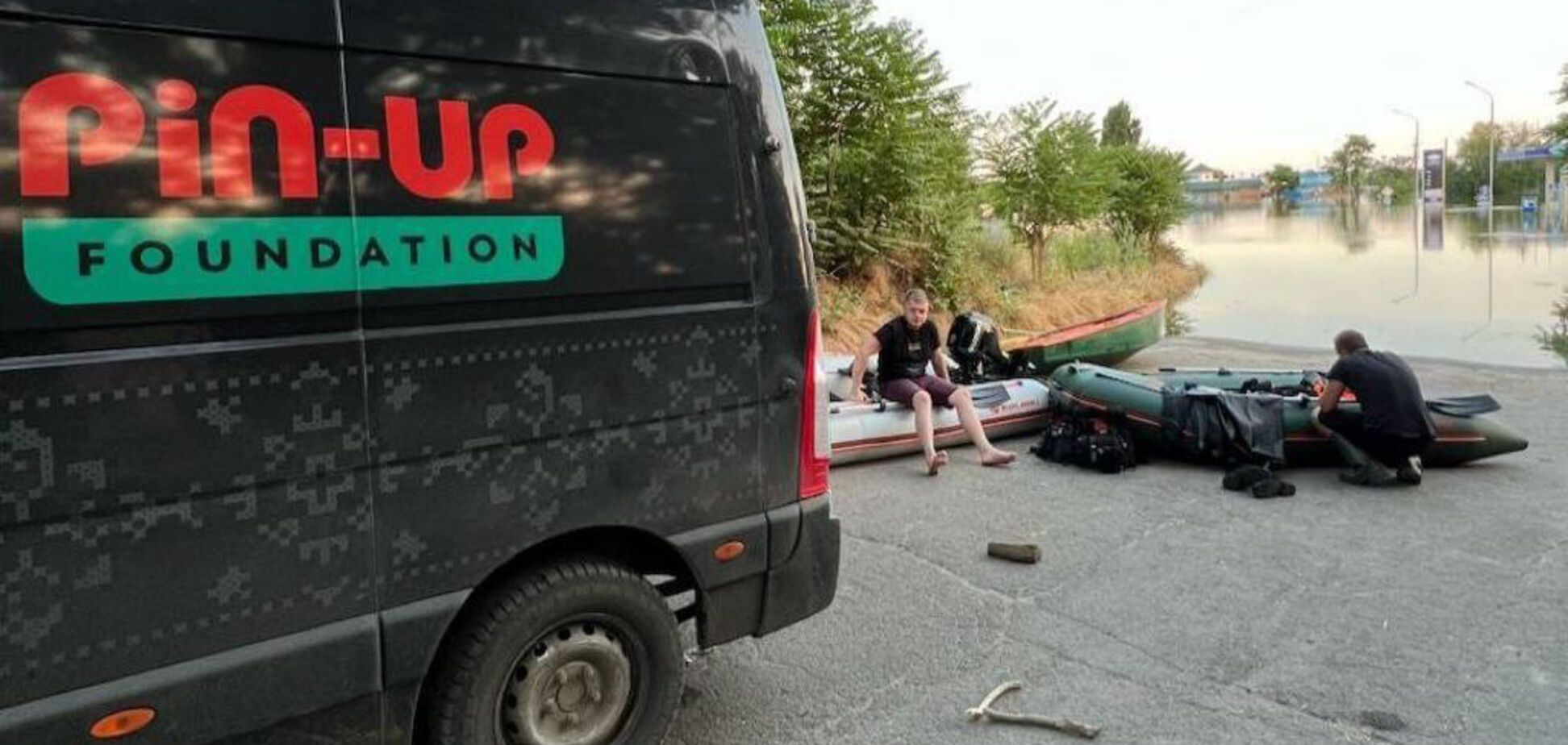 Неделю помогали местным: волонтеры PIN-UP Foundation завершили гуманитарную миссию в Херсоне