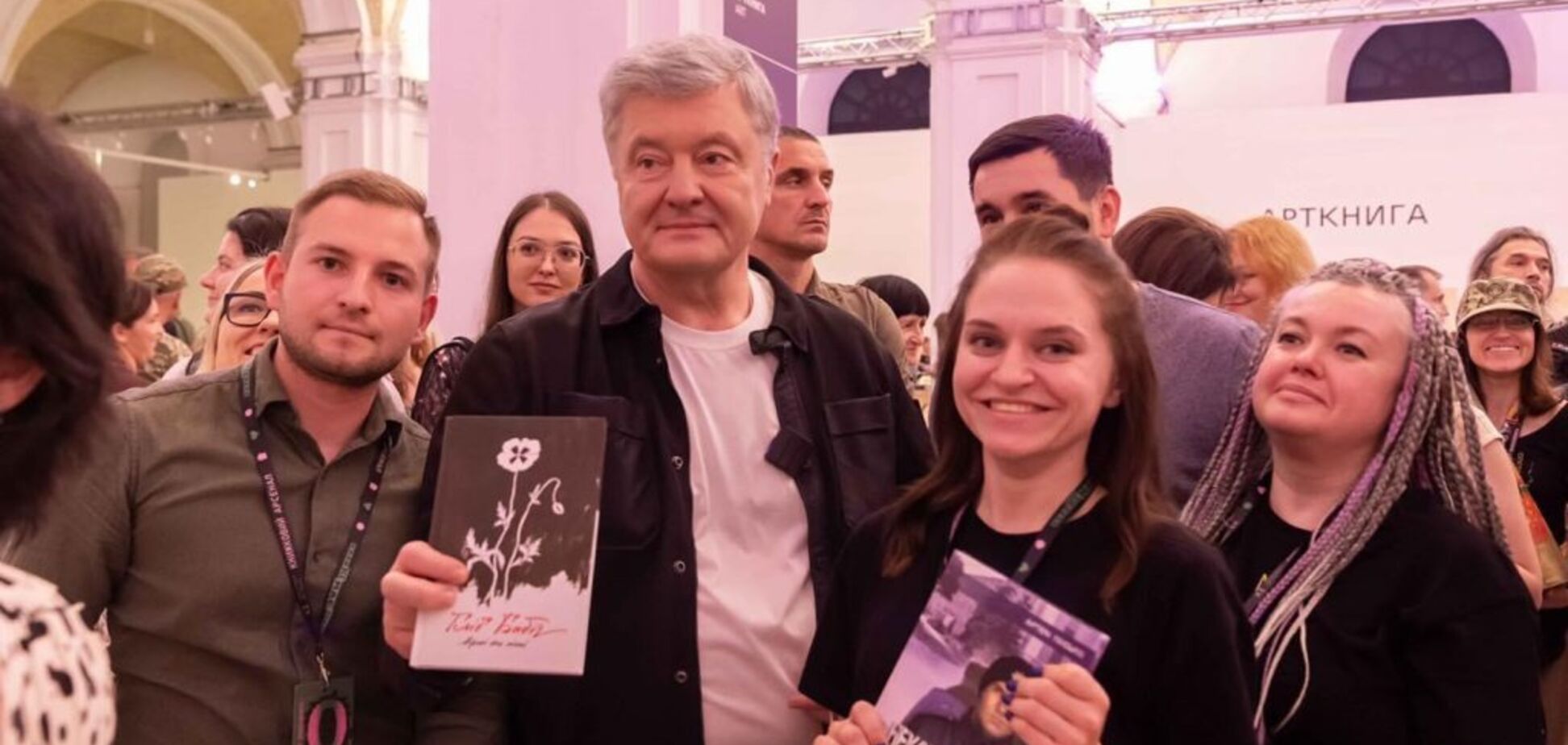 Поет війни: Порошенко зворушив розповіддю про загиблого Гліба Бабіча