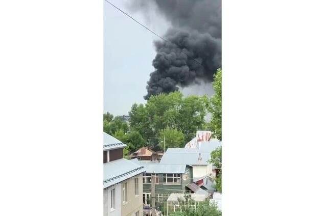 В российском Нижнем Новгороде масштабный пожар | Видео | OBOZ.UA