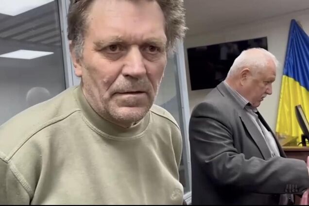 Чи справедливо, що за зачинені двері бомбосховища та загиблих людей відповідає охоронець поліклініки?