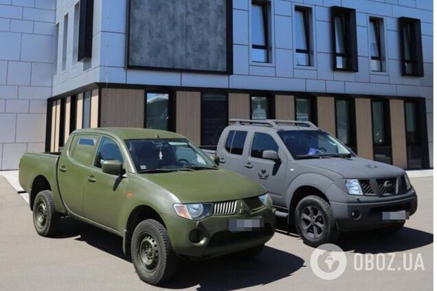 Favbet Foundation і ФК 'Колос' передали ЗСУ два позашляховики