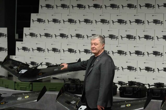 'Помстимось за кожен сантиметр Херсонщини': Порошенко передав на фронт велику партію безпілотників