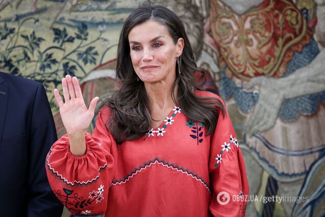 Королева Іспанії Летиція вразила стильним образом у вишиванці від українського бренду. Фото