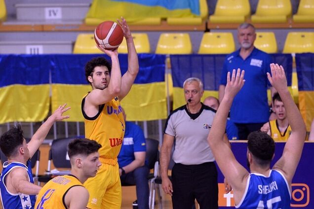 Сборная Украины вышла в четвертьфинал молодежного Евробаскета-2023