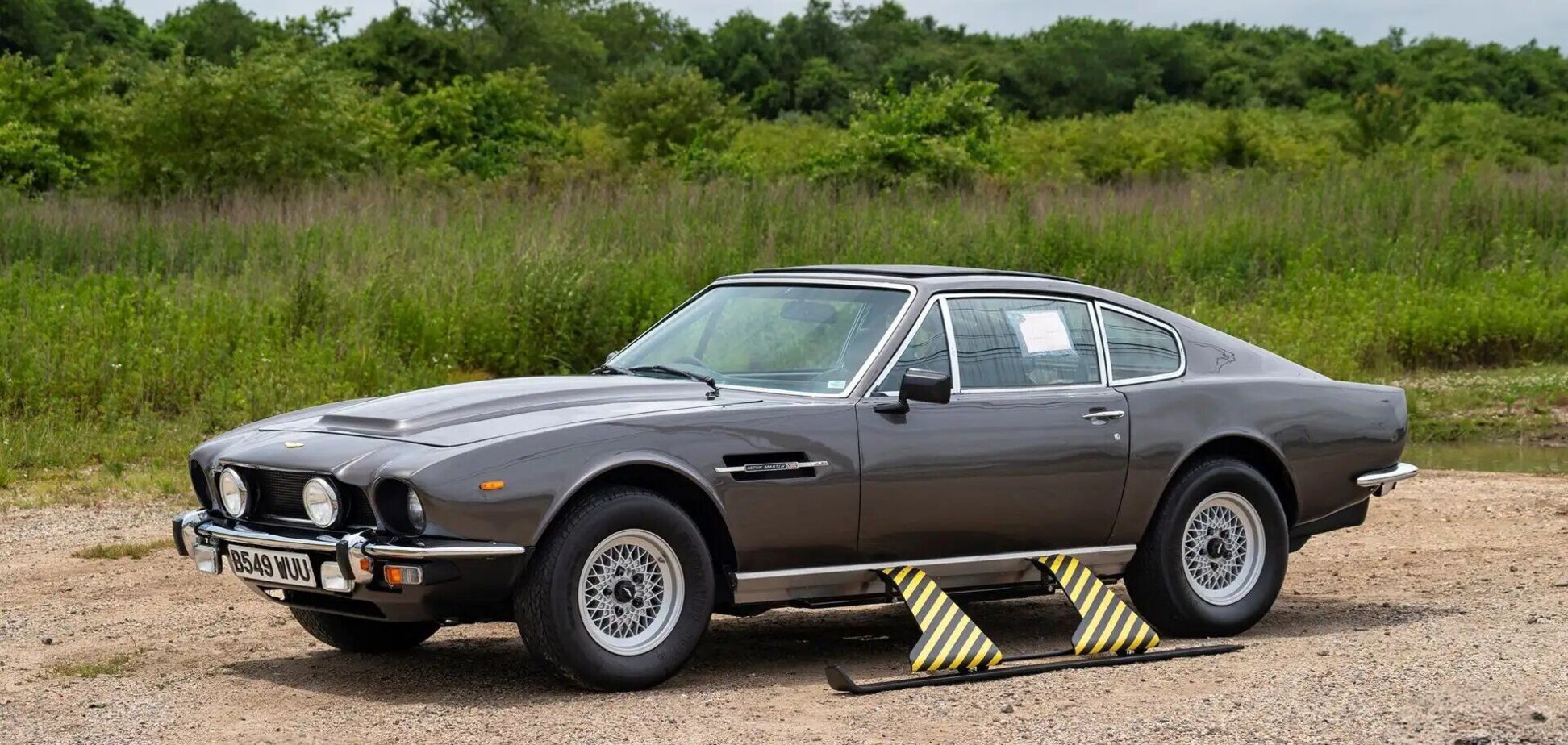 Aston Martin V8 из фильма про Джеймса Бонда выставили на продажу