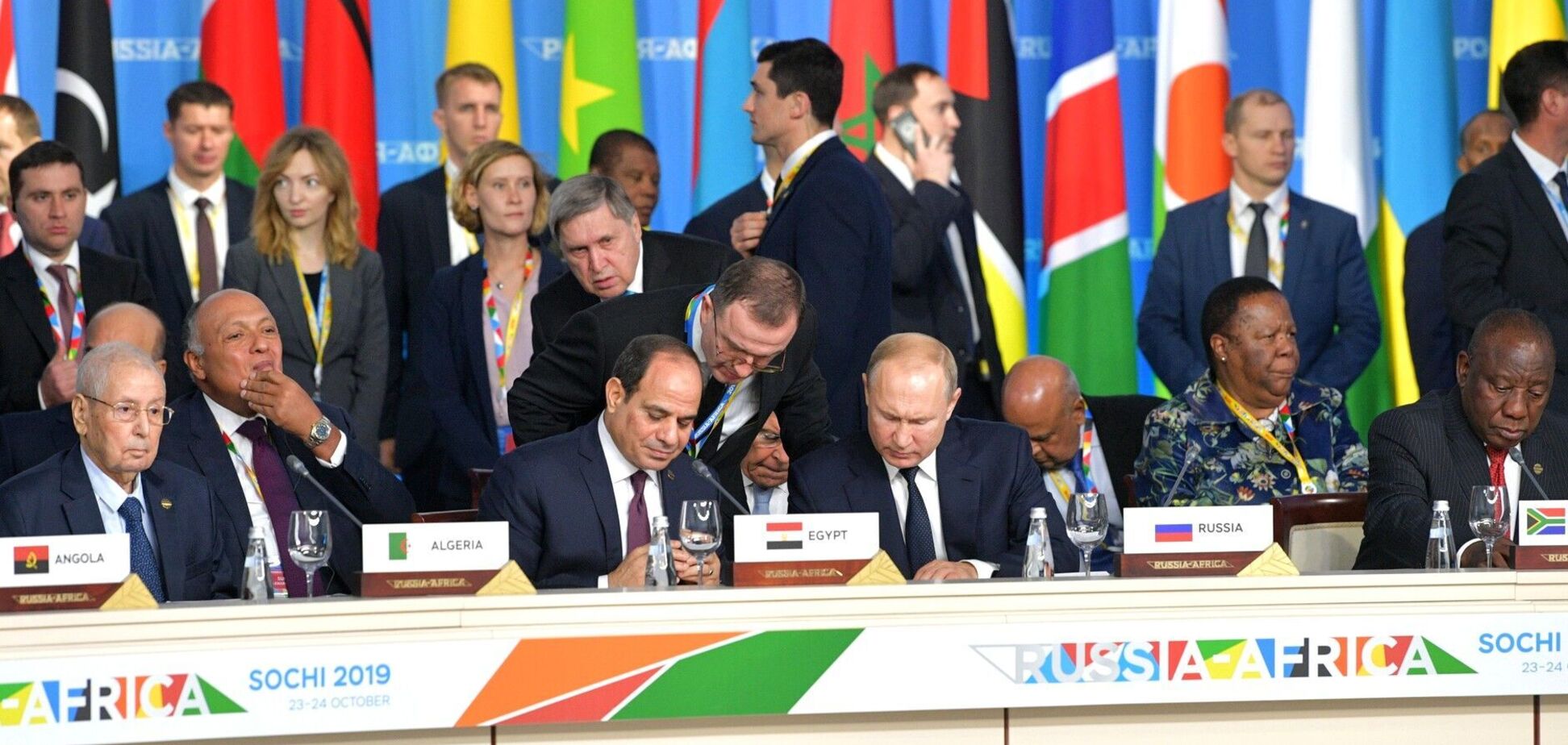 Россия прощупывает гуманитарную катастрофу для Европы. По аналогии с кризисом беженцев 2015 г.