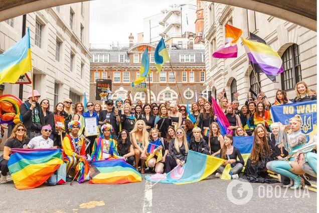 Оля Полякова в образе 'Несокрушимой' возглавила украинскую колонну Прайда в Лондоне