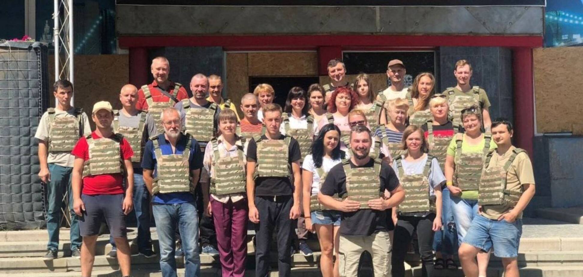 Волонтеры в Херсоне получили 50 бронежилетов от 'Стального фронта'
