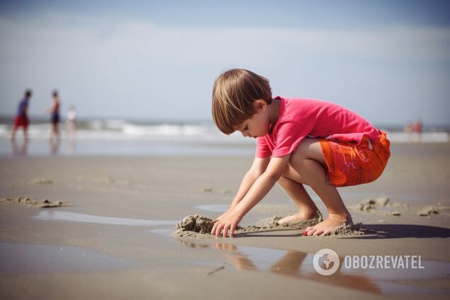 Как правильно сделать замечание чужому ребенку на пляже и можно ли так делать: правила этикета