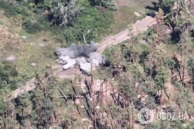 Українські бійці знищили ворожий ГАЗ-66 із 120-мм міномета: видовищне відео