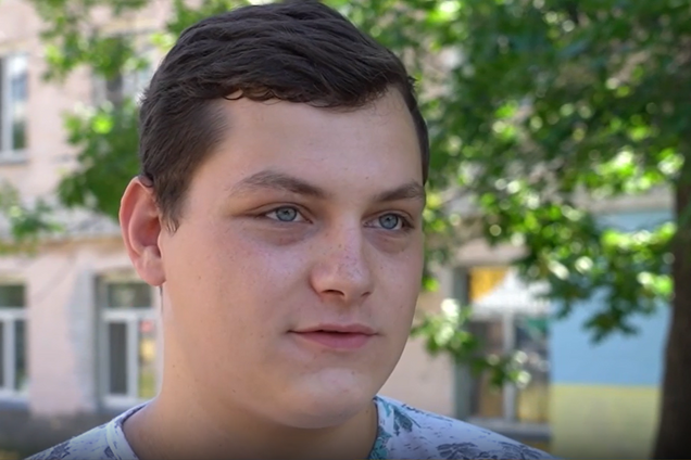 У полоні били молотком: історія 19-річного Валерія у Музеї 'Голоси Мирних' Фонду Ріната Ахметова