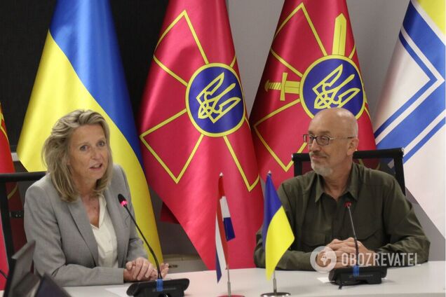 Можуть проробляти проходи в мінних полях: Україна отримає від Нідерландів тисячу переносних зарядів для дистанційного розмінування