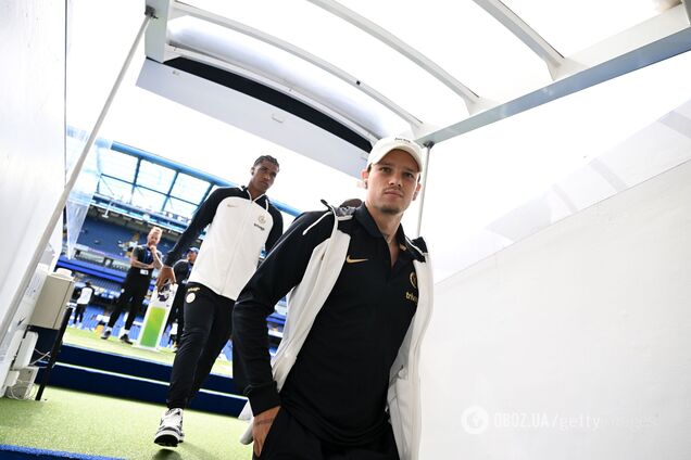 Мудрик загадочно 'исчез' из 'Челси'. Видео