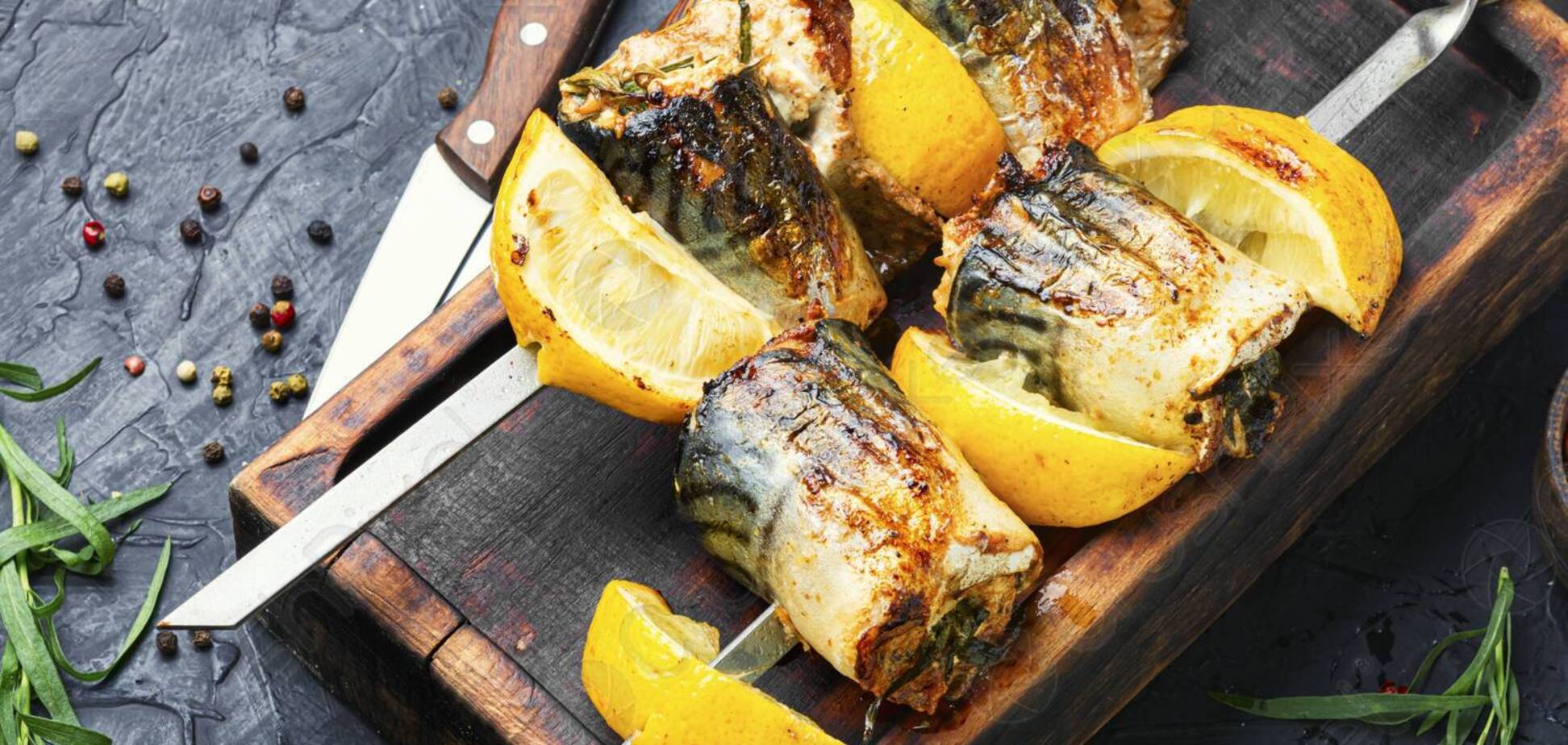 Рецепт скумбрії по-новому: як смачно і швидко запекти популярну рибу 