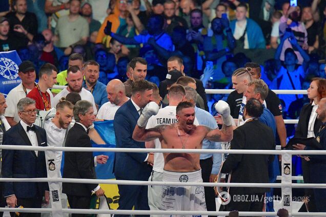 Усик отпраздновал победу над Дюбуа зажигательным танцем. Видео